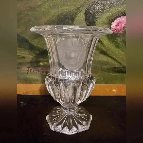 Lion Head Art Glass Urn Sculpture Vase Leo Shelf Decor Paper Weight Graduation - Picture 4 of 4